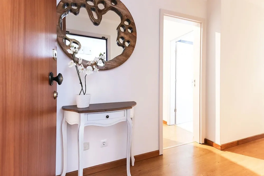 Rato Elegant By Homing