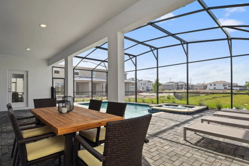 Splendid home with private pool and game room near Disney