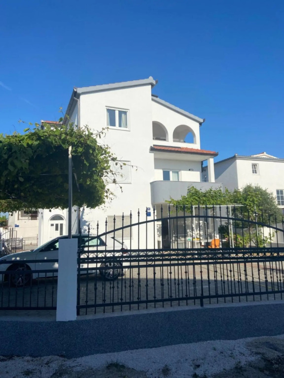 Tea - Parking and Grill, 100 m From sea - SA2