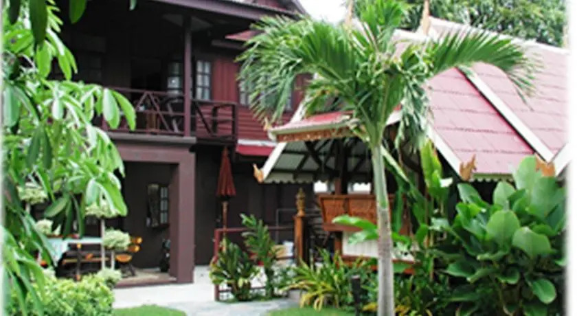 Baan Suan Guest House