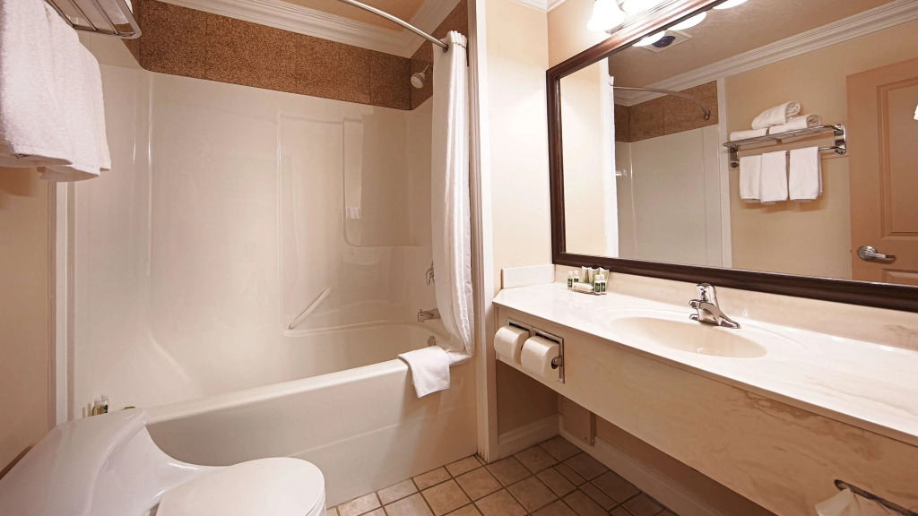Best Western PLUS Mirage Hotel and Resort