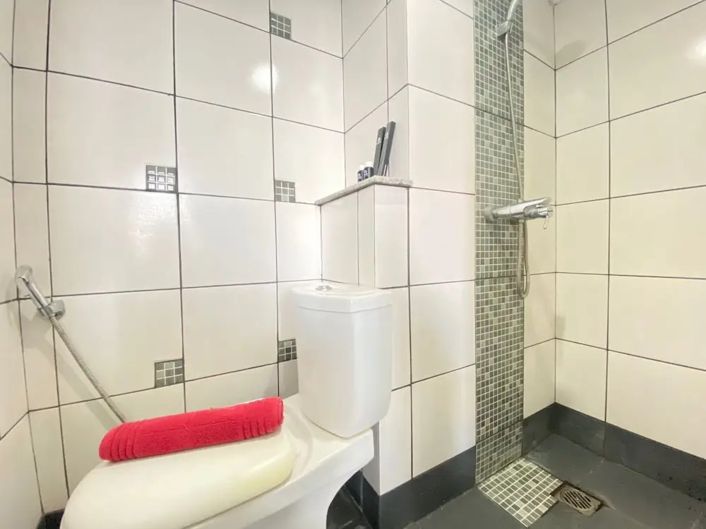 Quite 2Br Apartment Ac In Living Room At The Jarrdin Cihampelas