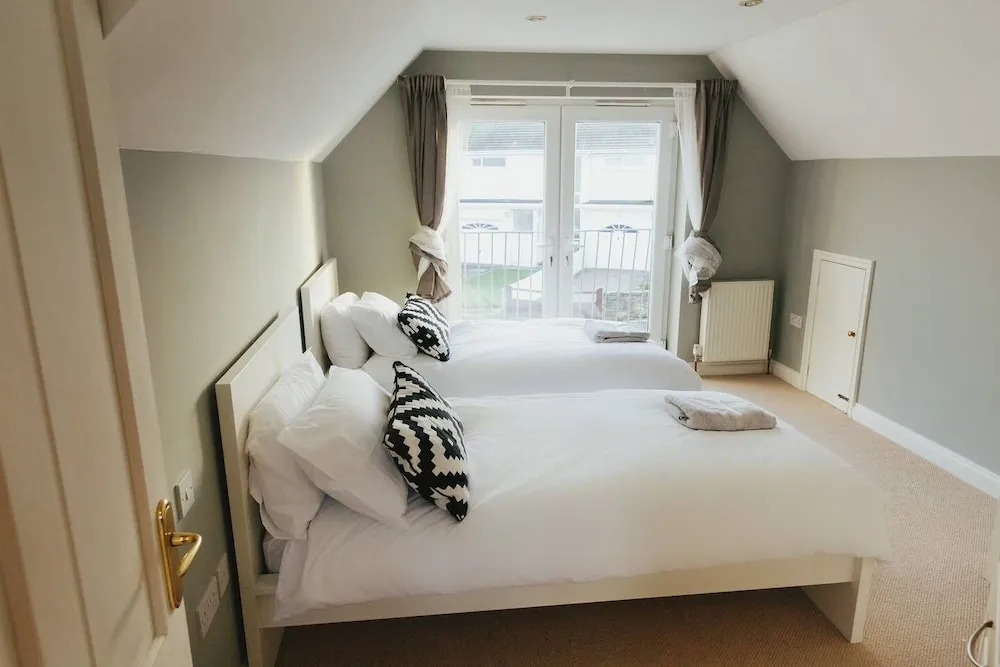 Family Home in Newquay, Parking, 3 min Walk Beach