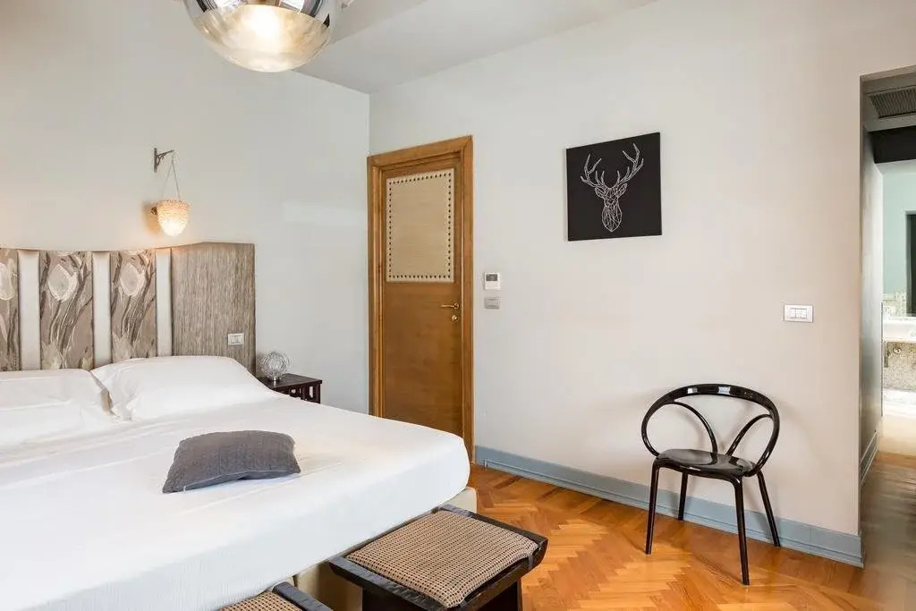 IRON Luxury Rooms