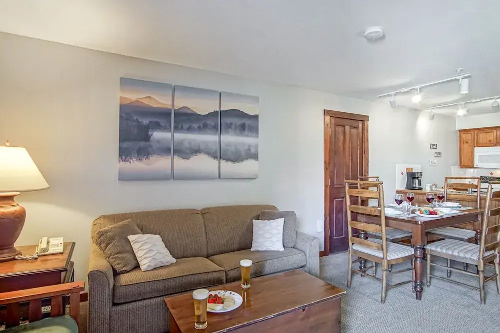 Rimfire 322-323: Combined 2 one Bedroom Units, Slopeside