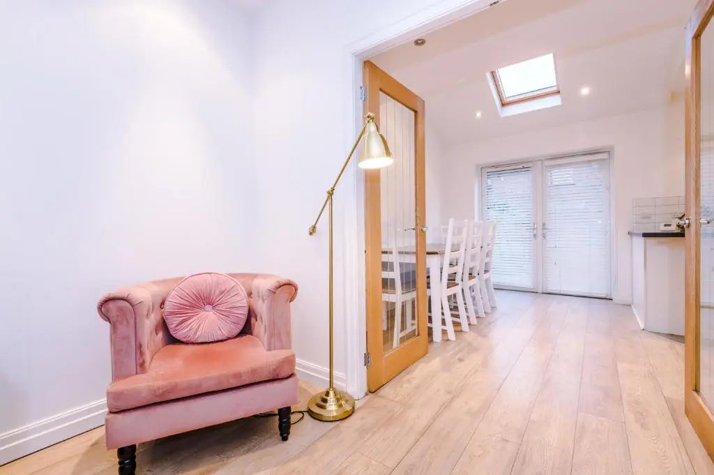 Lovely 3 Bed house - Park Lane