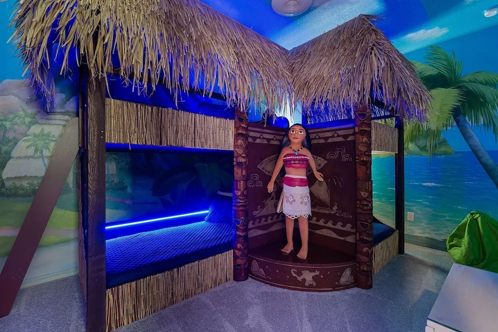 Sr009v: 8 Bed, Moana, Harry Potter, Ping Pong, Shuffle Board