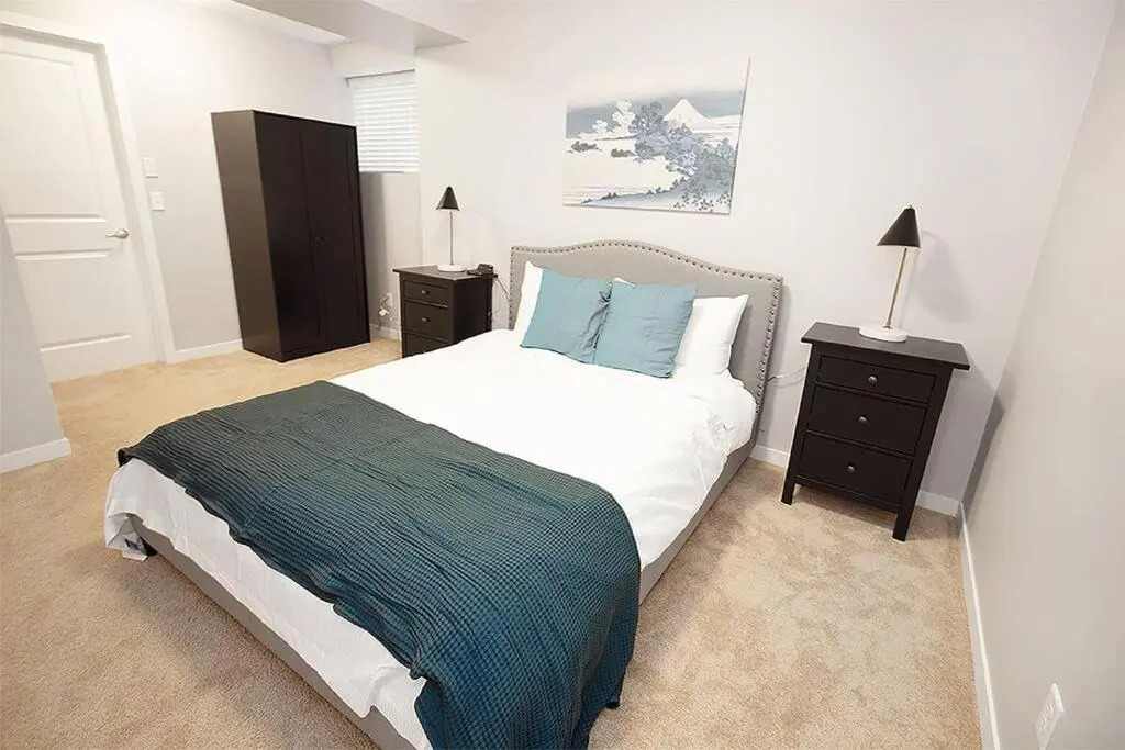 Beautiful South Winnipeg 4 Bdrm 2 Bath Townhouse
