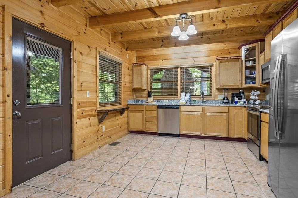 River Lodge 5 Bedroom Home by Redawning