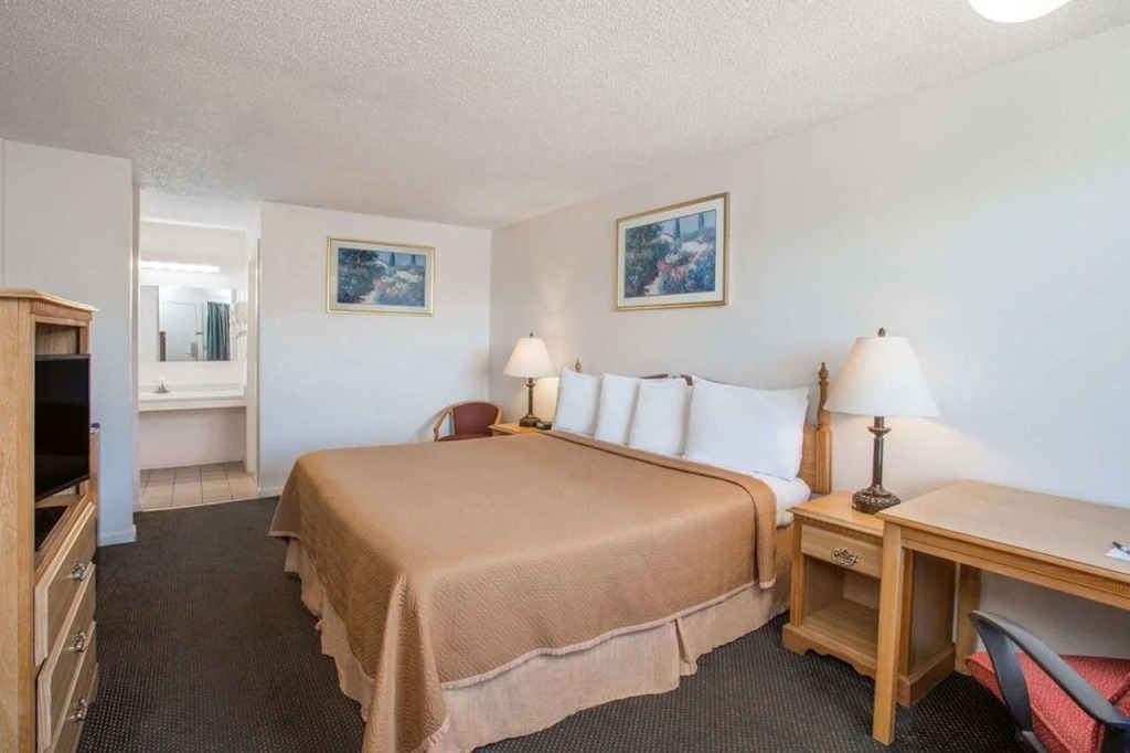 Travelodge Fort Bragg