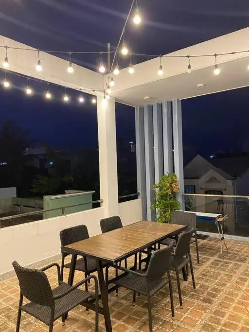 Cheerful 4 BR home near My Khe Beach& local market