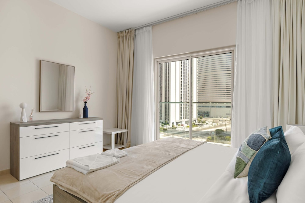Silkhaus Premium 1BR at Amaya Tower in Reem Island