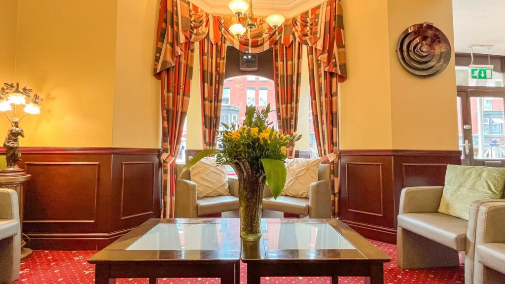 Sutcliffe Hotel