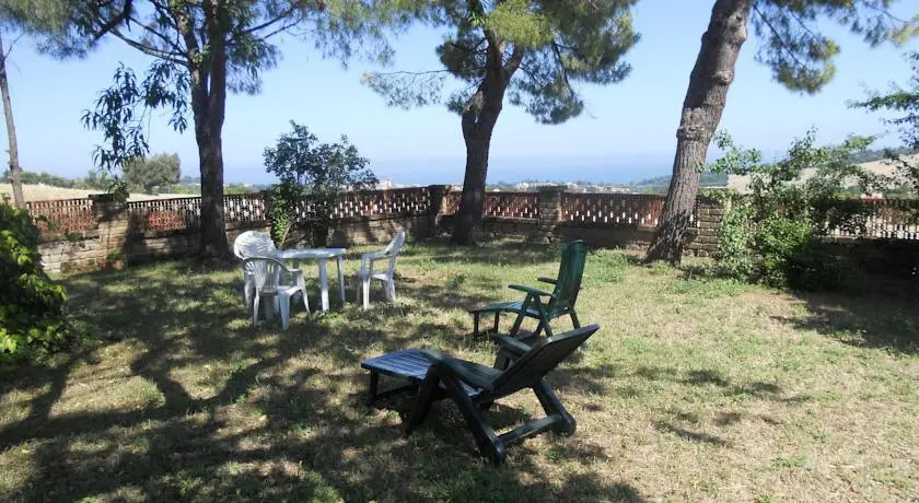 Il Vecchio Mandorlo