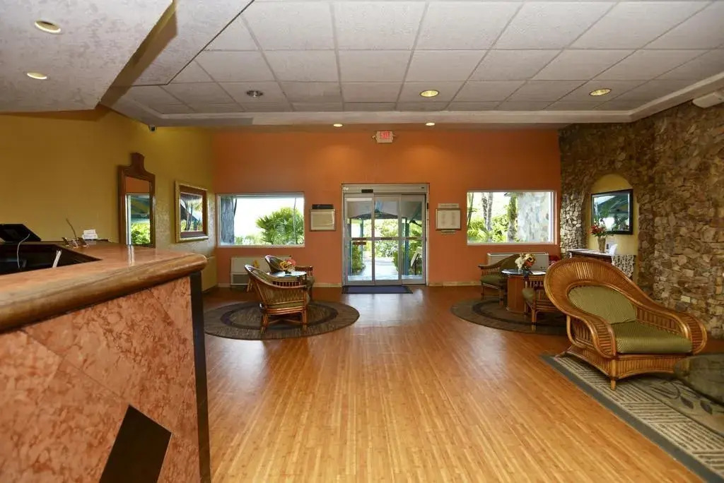 Lindbergh Bay Hotel and Villas