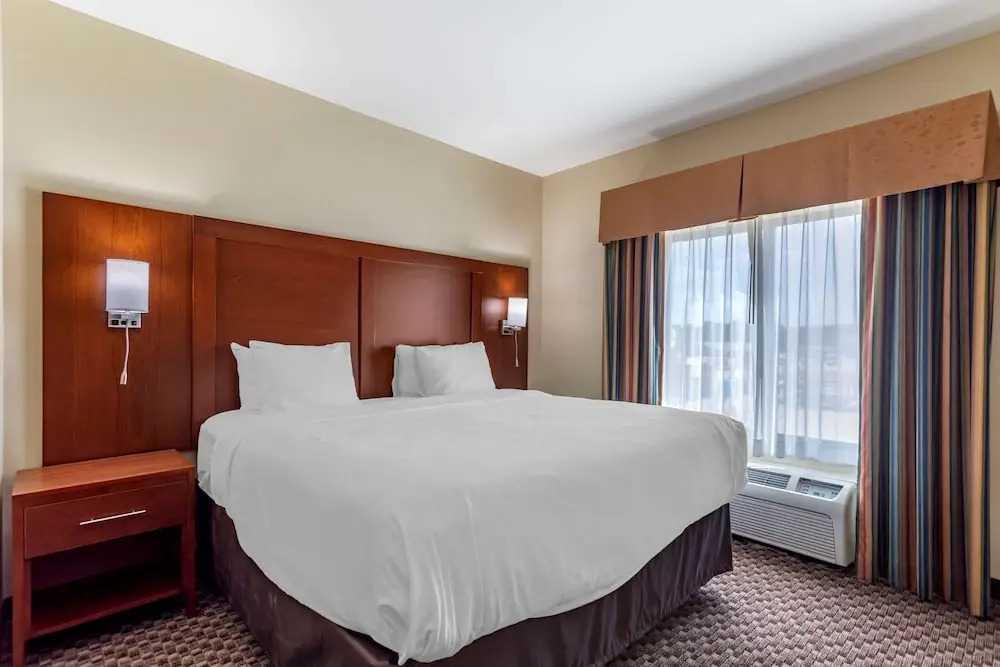 Days Inn & Suites Carbondale
