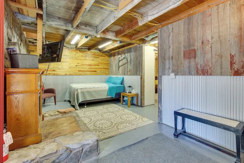 Lead Hideaway w/ Fireplace, Grill & New Deck!