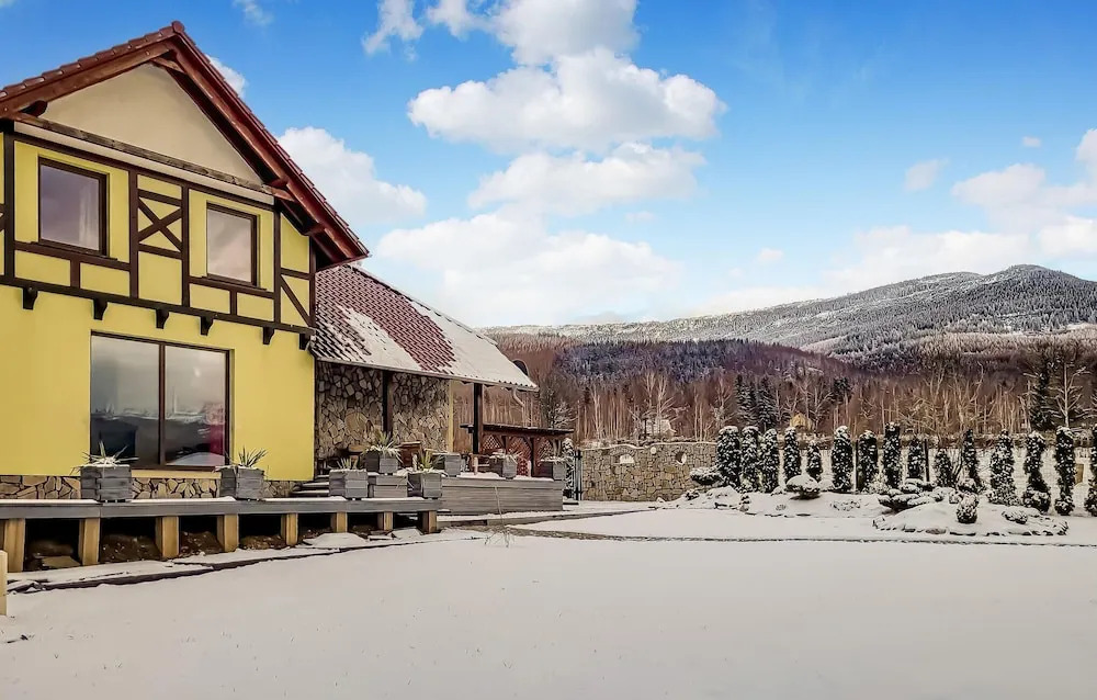 Nice Home in Karpacz With Wifi and 5 Bedrooms