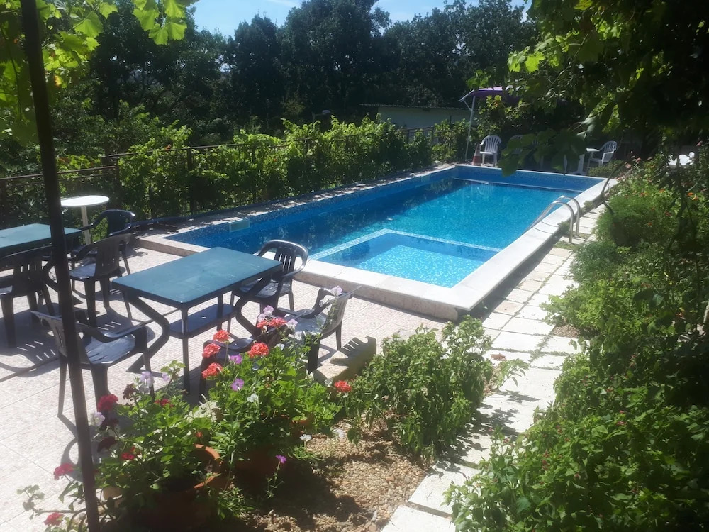 Family Hotel PRILIV