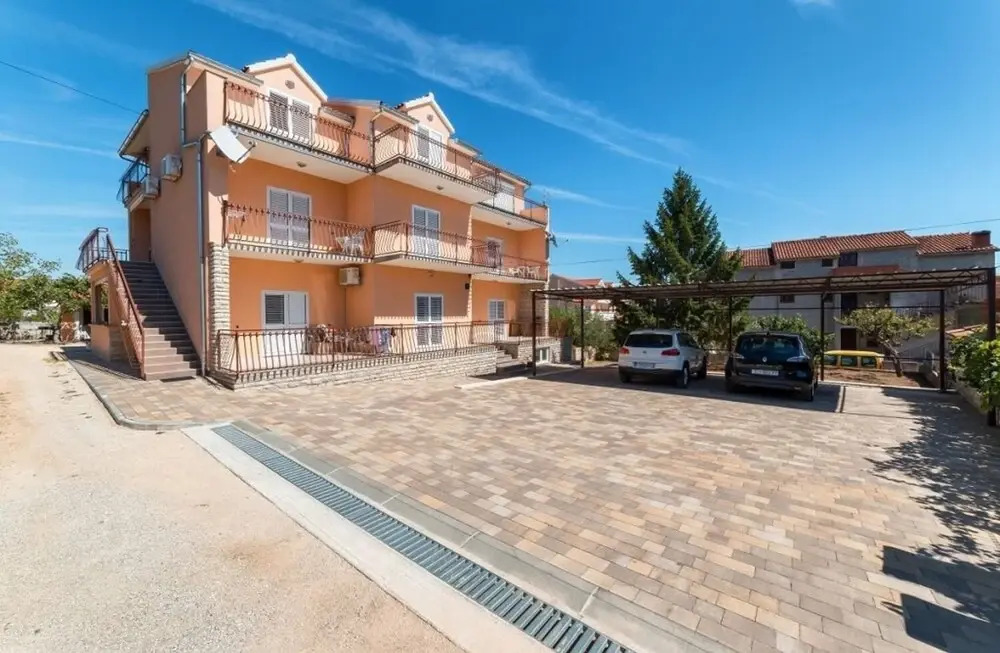 Apartment Goge