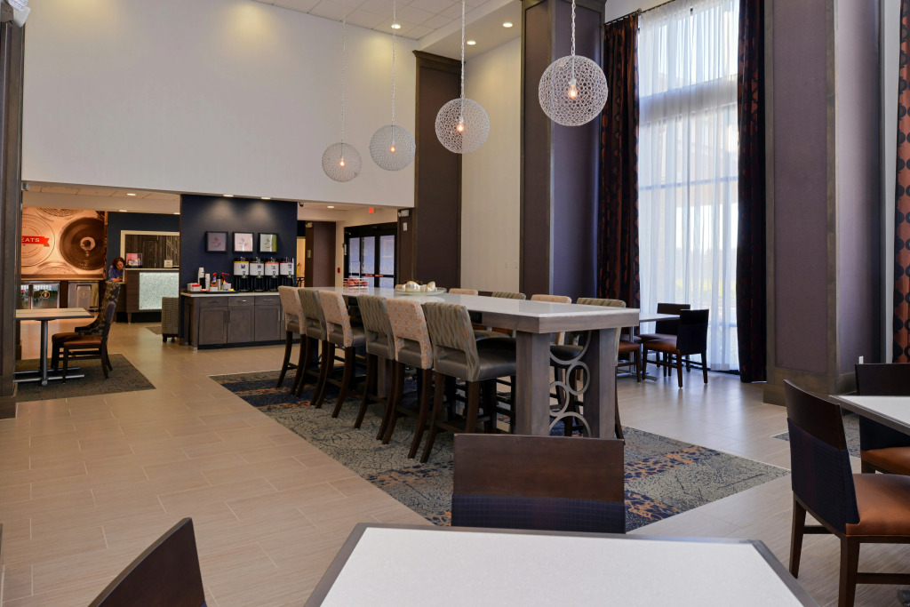 Hampton Inn & Suites Albany-East Greenbush, NY