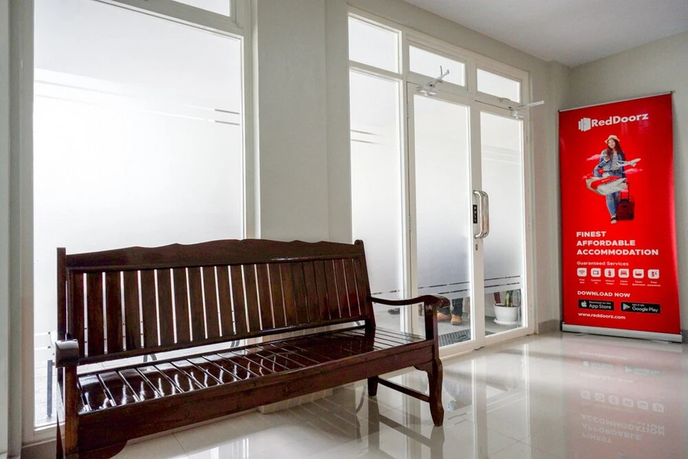 Kurnia Guest House by RedDoorz