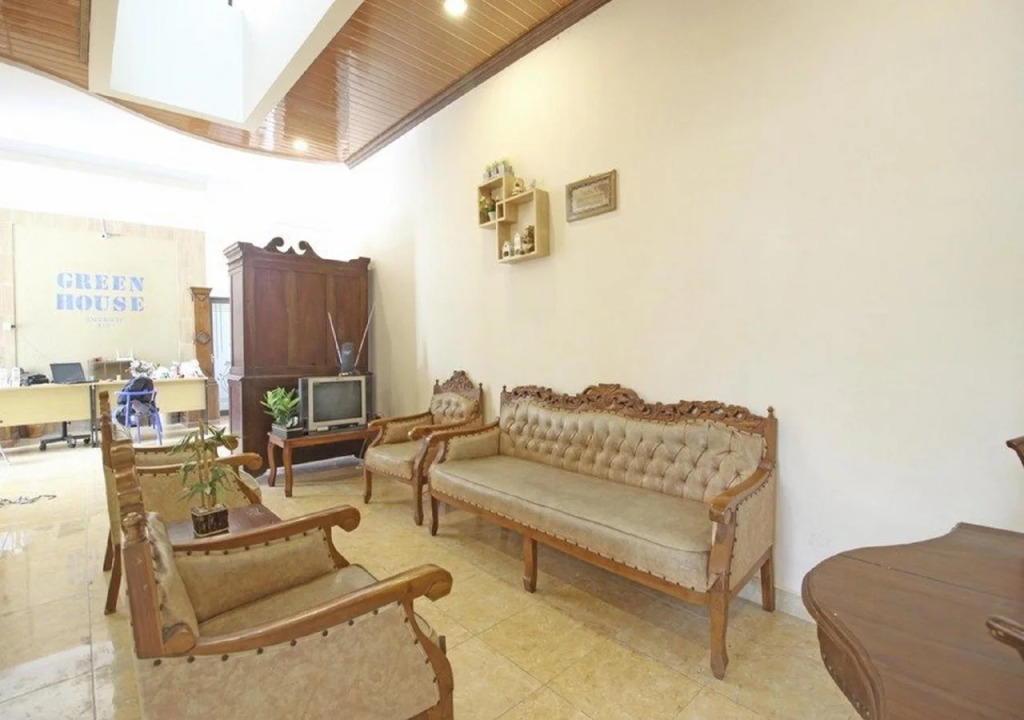 Greenhouse Exclusive Kost Tegalwaras by RedDoorz