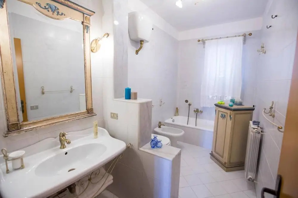 Spacious 4 Bedroom Apartment With Terrace And View