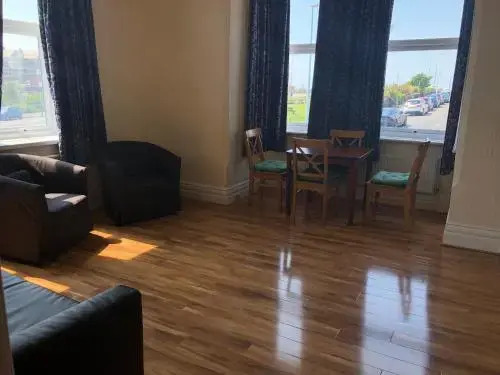 Thorncliffe Holiday Flats