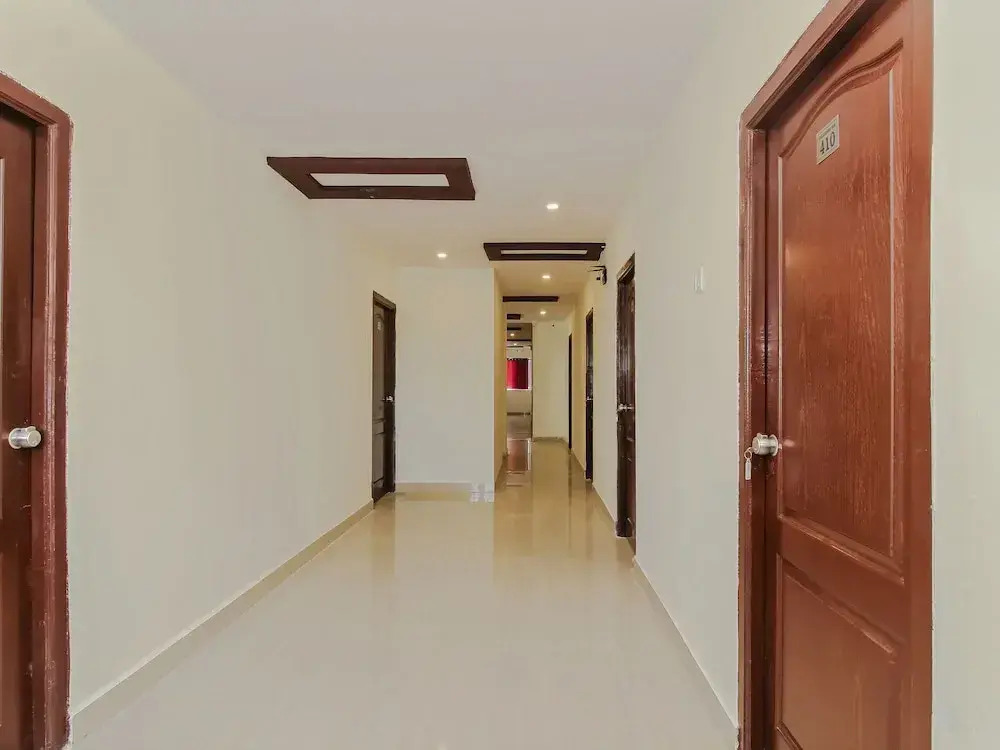 OYO 28743 Golconda Inn