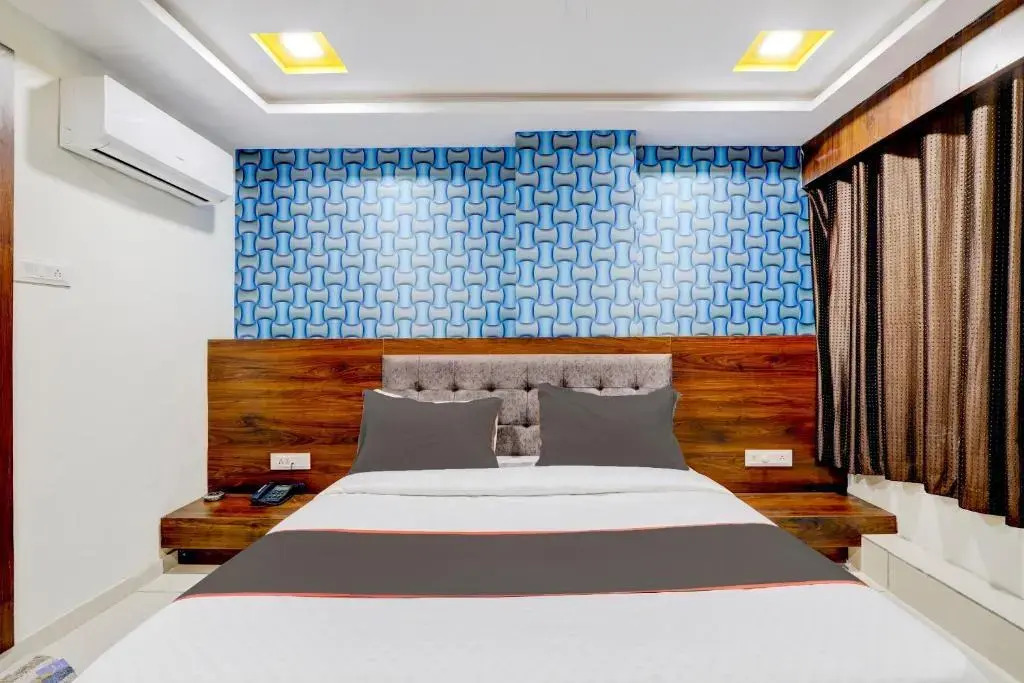 Collection O 86179 Hotel Lotus Gold