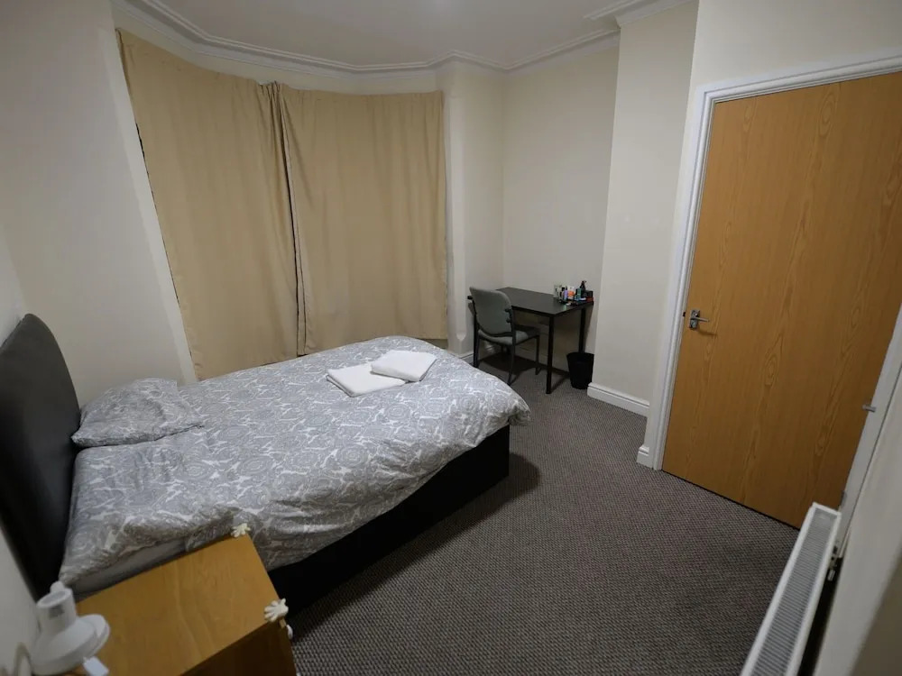 Simplistic Holiday Home in Coventry With Garden