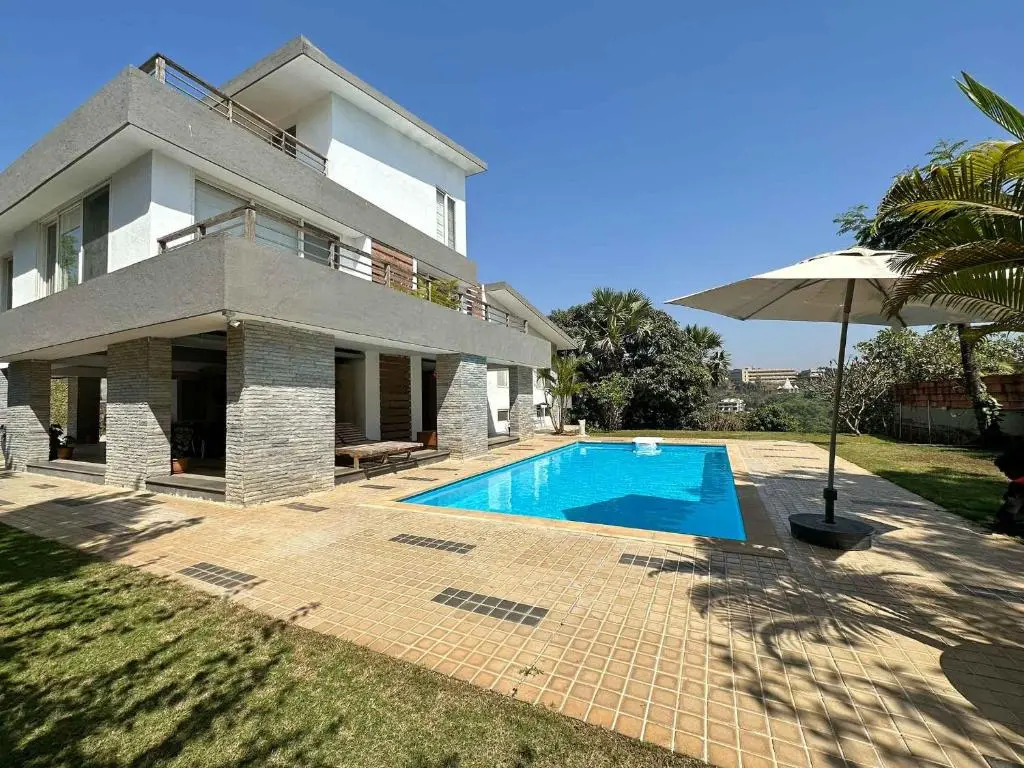 Oceanfront 4 bed private pool Gorai beach villa near Mumbai