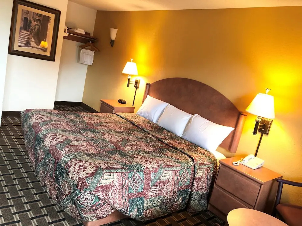University Inn and Suites Tallahassee