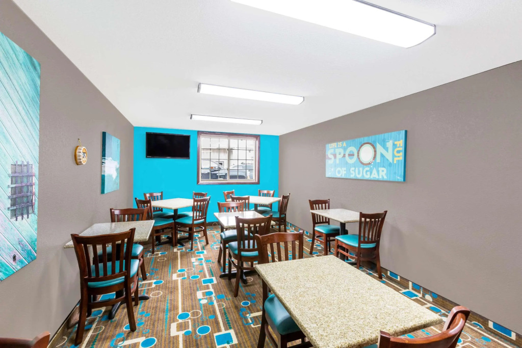 Super 8 By Wyndham Spencer