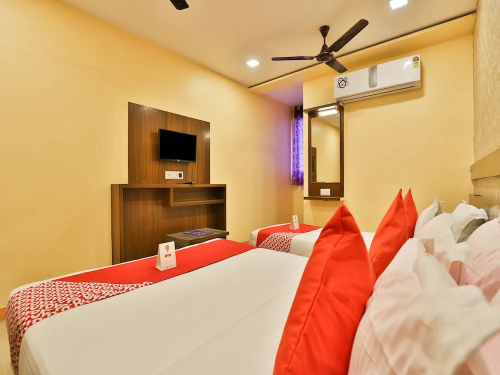 OYO 12196 Hotel Mayur Park Residency