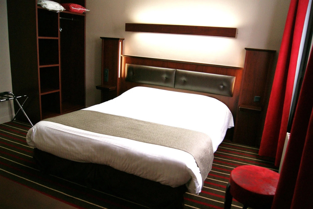 Hotel De Lunivers