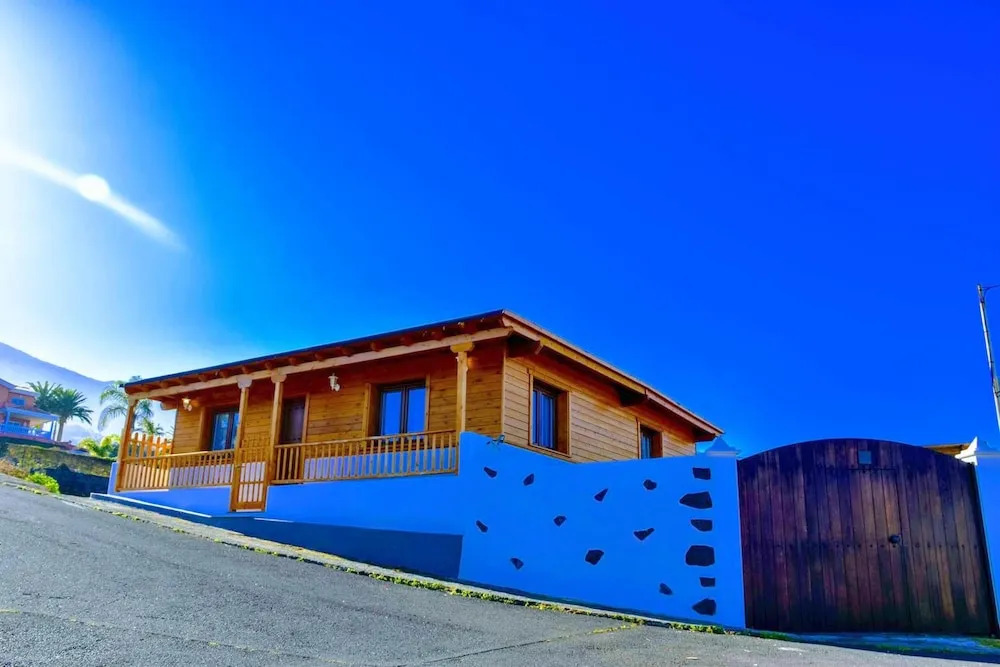 Charming house in Icod de los Vinos with garden 70 m²