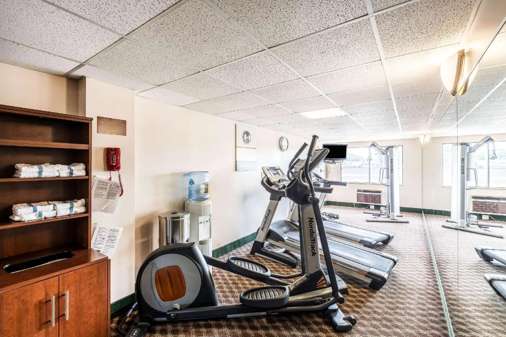 AmericInn & Suites by Wyndham Baraboo Event Center