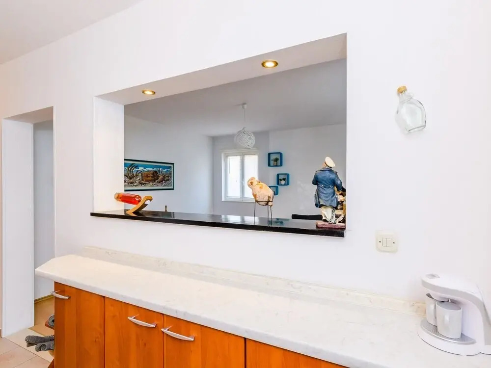 Apartment Antej - One Bedroom Apartment With Terrace and City View
