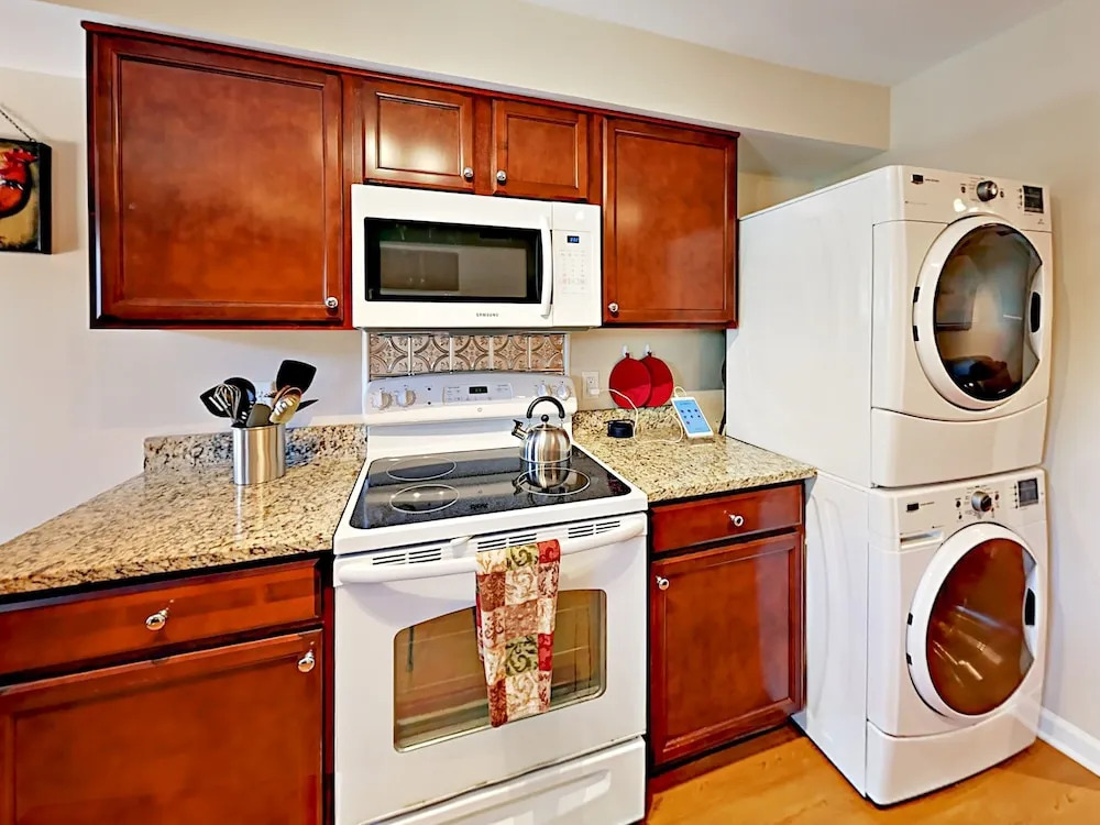 307 Savannah - 6 Br Duplex
