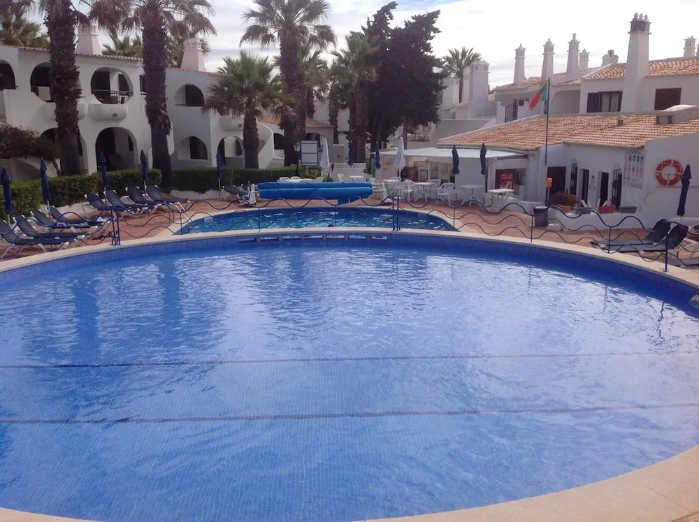 House With 2 Bedrooms in Carvoeiro, With Wonderful sea View, Shared Pool, Furnished Garden