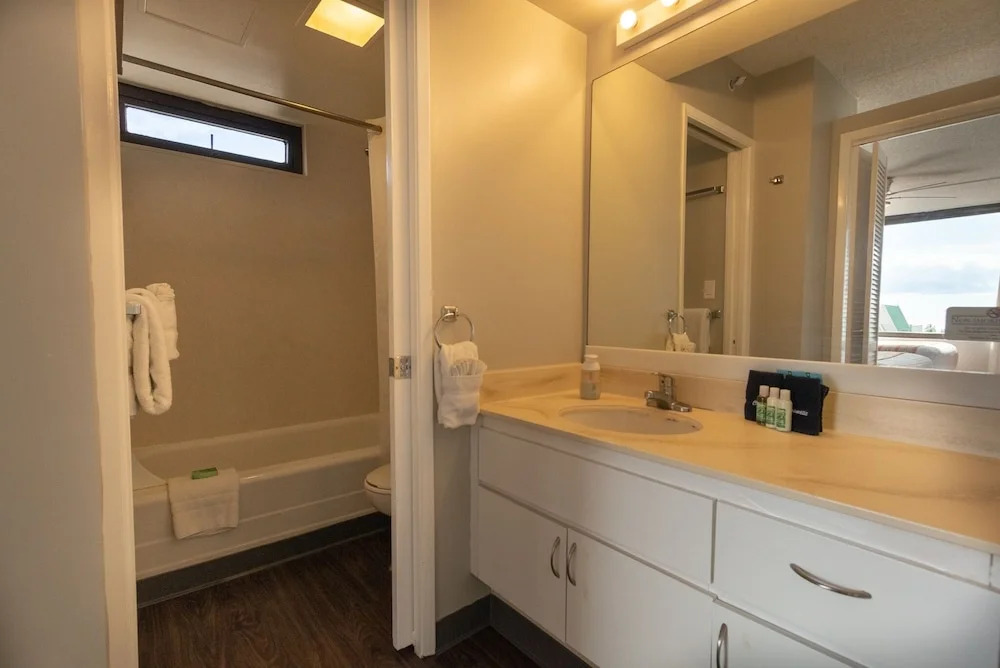 Tower 2 Suite 802 - Qqp 1 Bedroom Condo