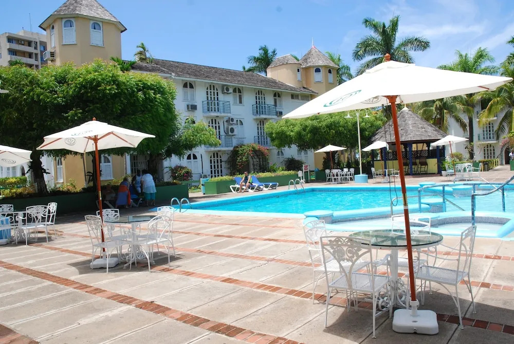 Ocho Rios Sandcastles Ocean View Fantastic Location Sleeps 4