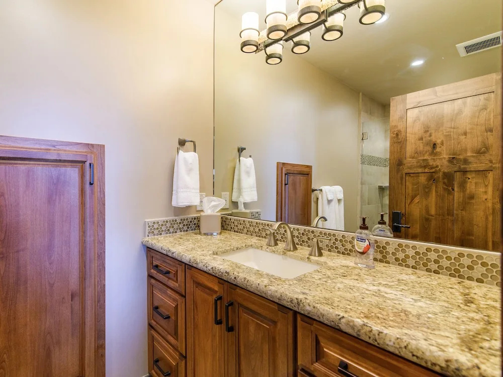 1481 Ledge Court Home 5 Bedrooms 4.5 Bathrooms Home