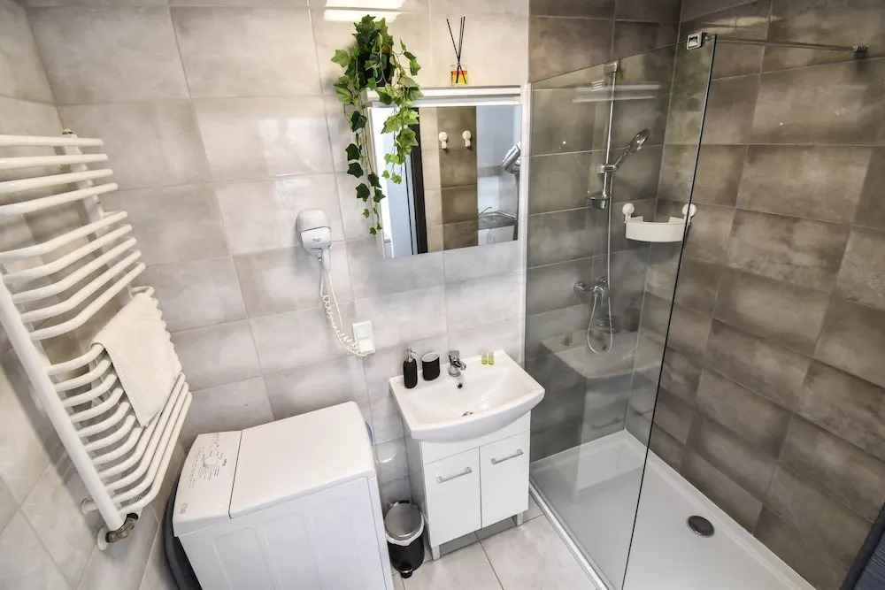 EASY RENT Apartments - Smart 705
