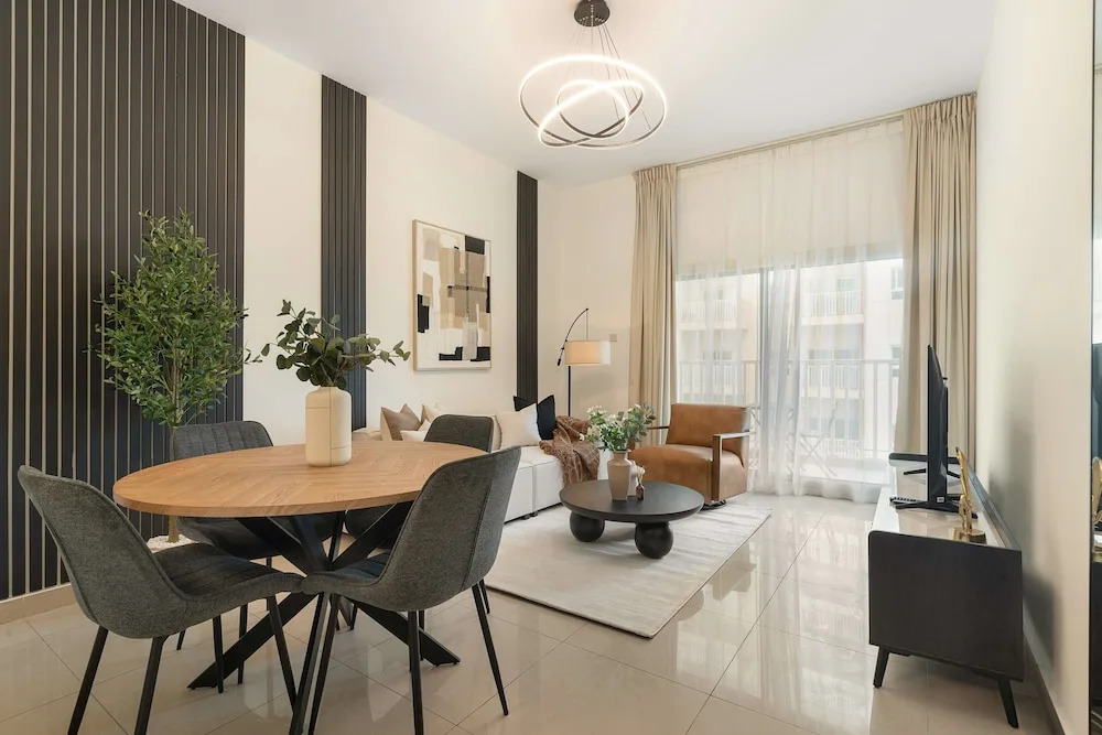 Silkhaus New 1bdr Stay at Dubai Production City in Centrium Tower