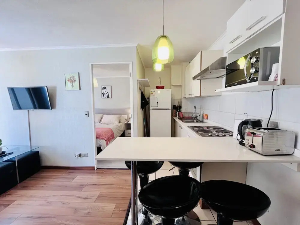 Urban Yard Bus Terminal Home Office Pool Wifi