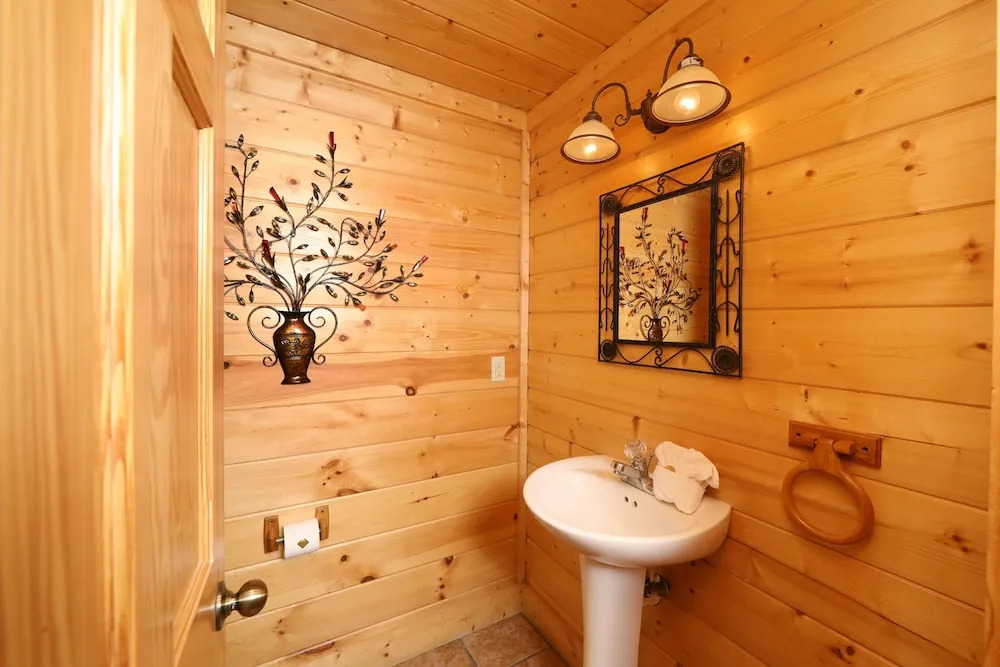 Blessed Nest 4 Br cabin by RedAwning