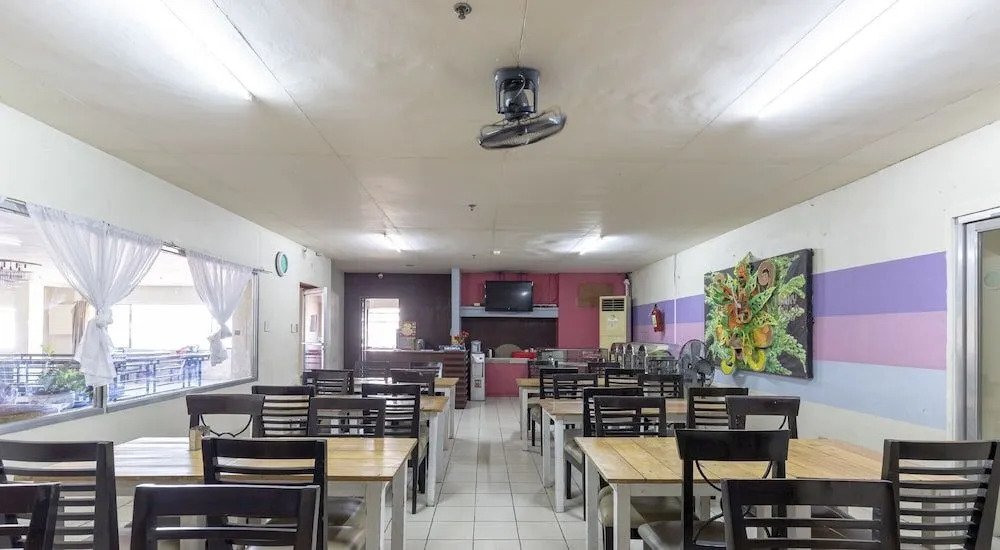 Middle Town Inn